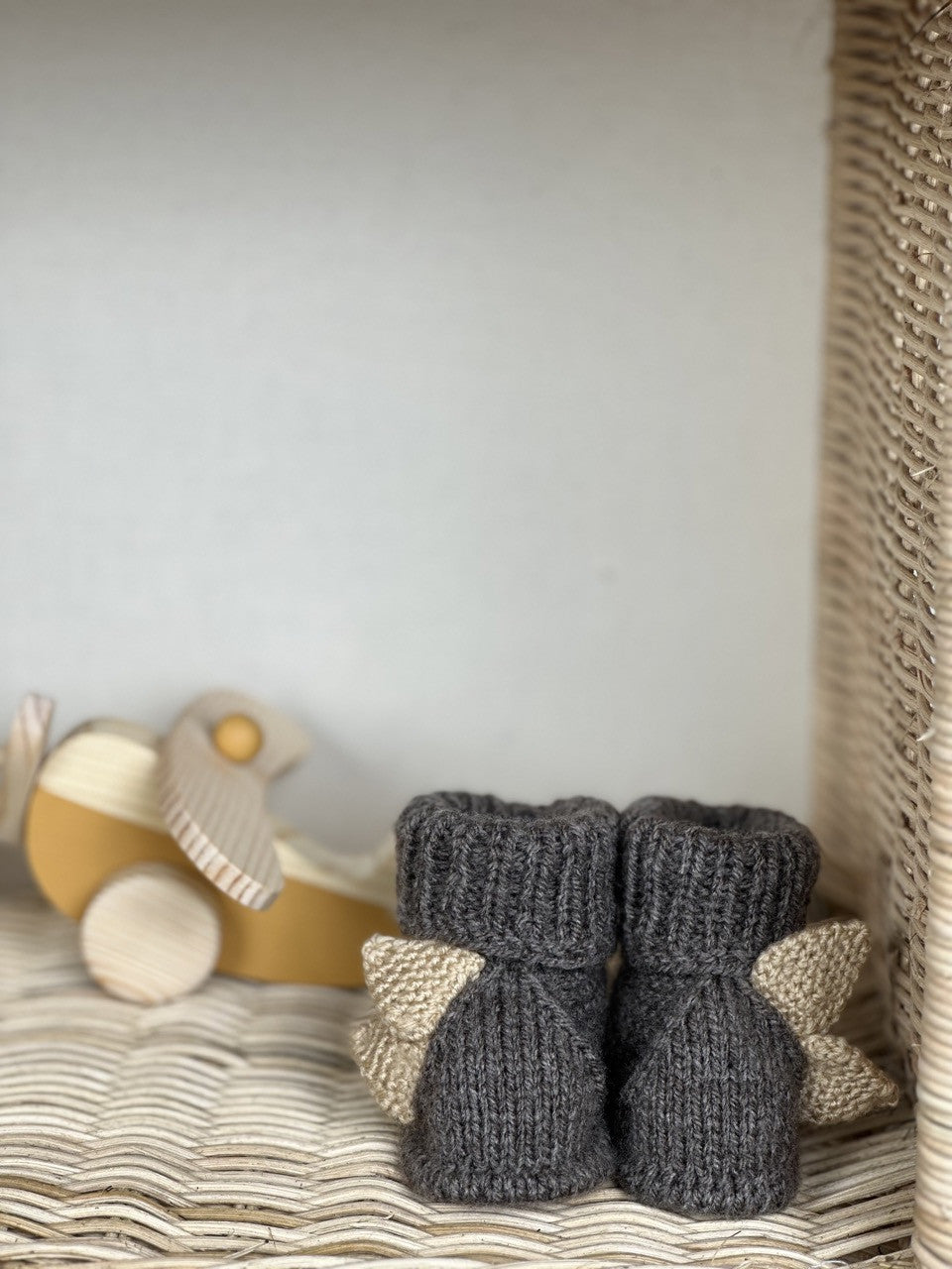 Antrasit Handmade Dinazor Figürlü Bebek Patik