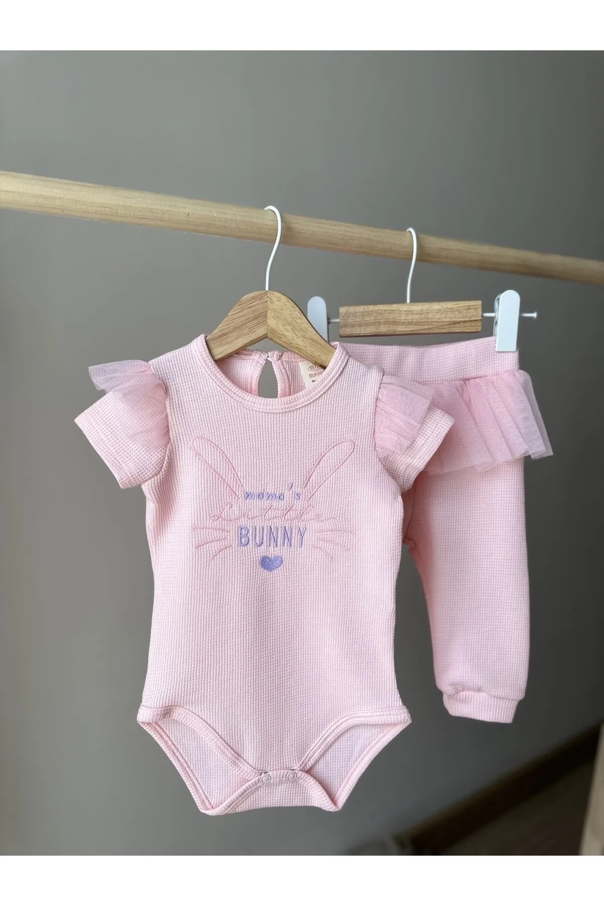 Pembe Tütülü Tavşan Nakış Detaylı 2li Kız Bebek Takımı