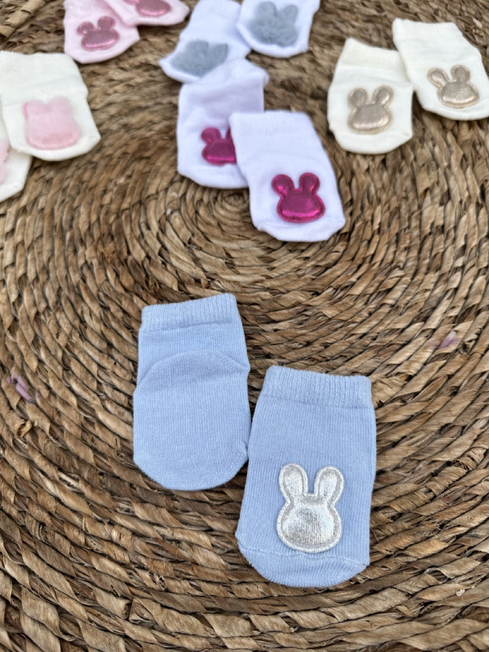 Krem Tüylü Tavşan Objeli Eğlenceli Bebek Çorabı