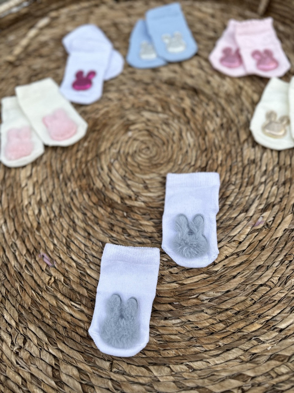 Krem Tüylü Tavşan Objeli Eğlenceli Bebek Çorabı