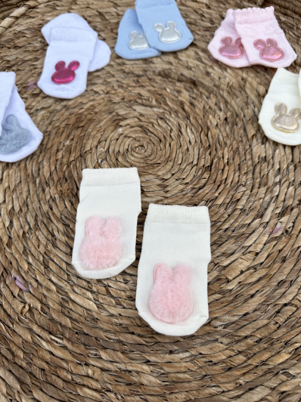 Krem Tüylü Tavşan Objeli Eğlenceli Bebek Çorabı