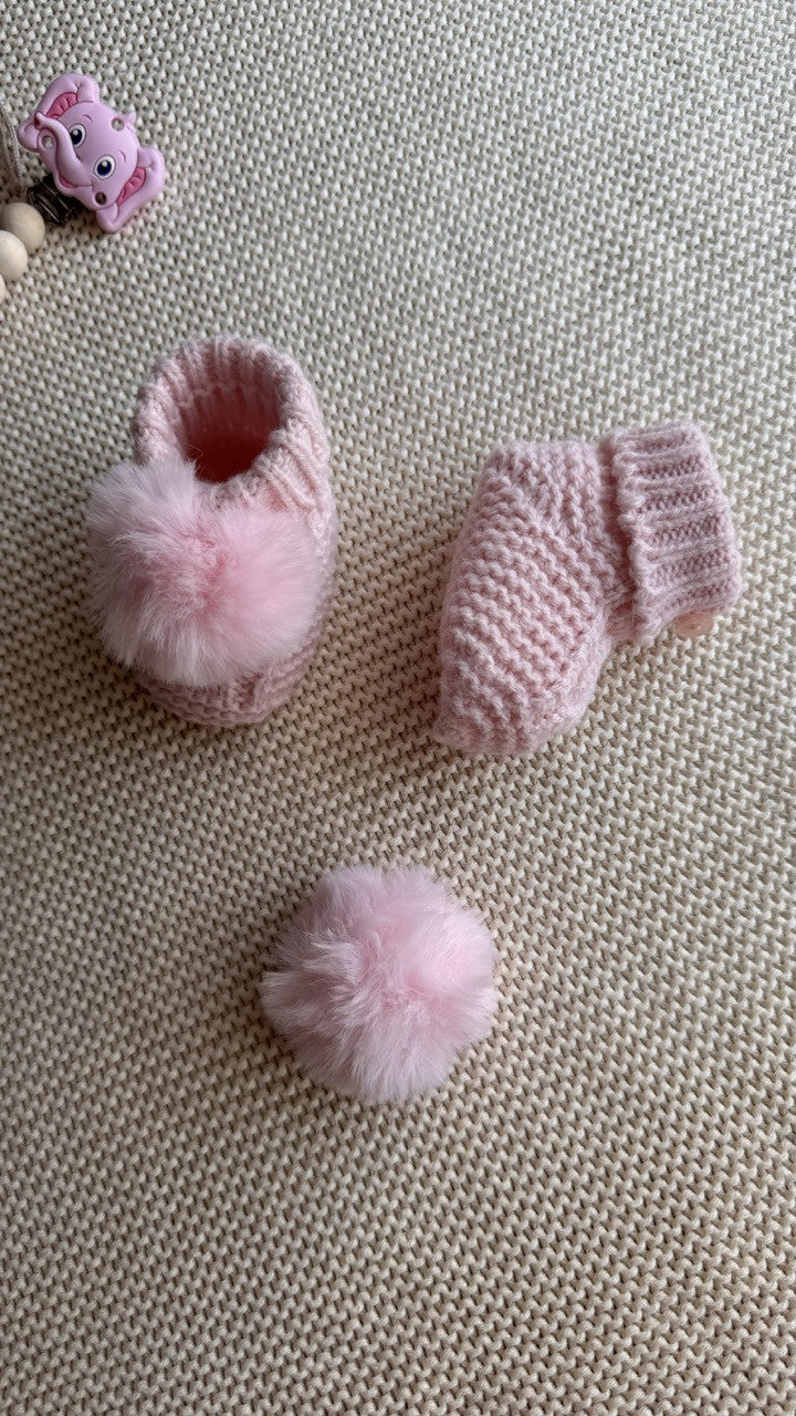 Pembe Tüylü Ponponlu Saç Örgü Patik