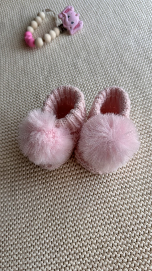 Pembe Tüylü Ponponlu Saç Örgü Patik