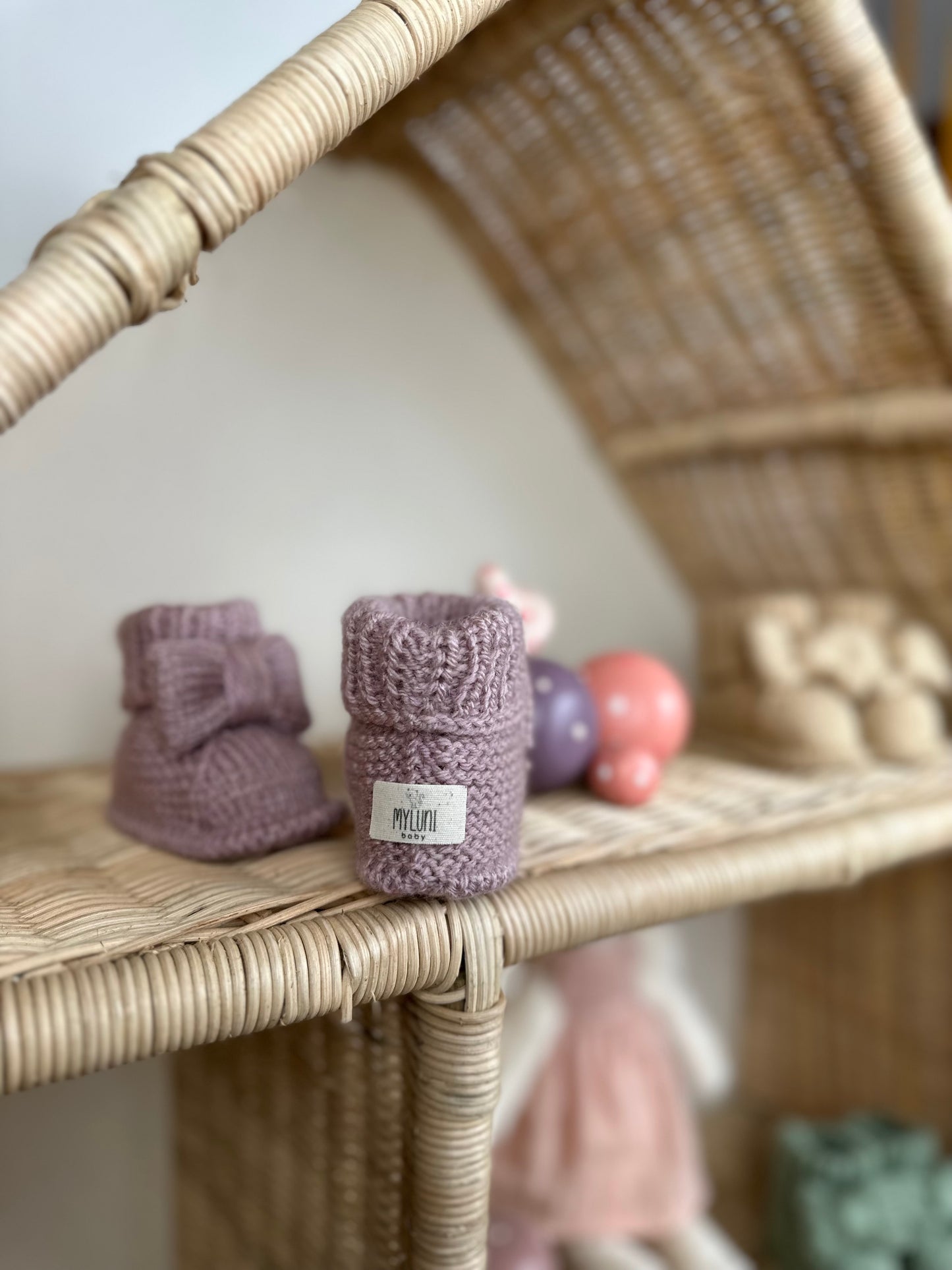 Gül Kurusu Handmade Örgü Fiyonk Detaylı Kız Bebek Patik