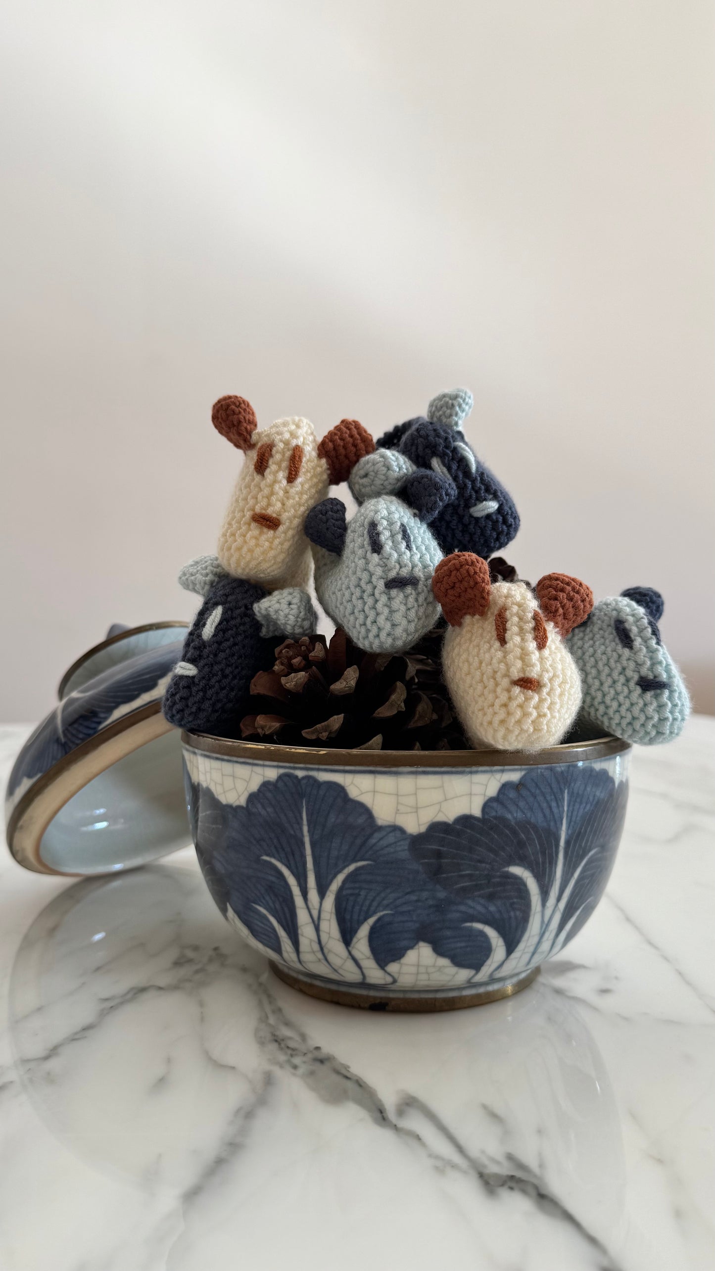 Lacivert Handmade Kulak Figürlü Bebek Patiği