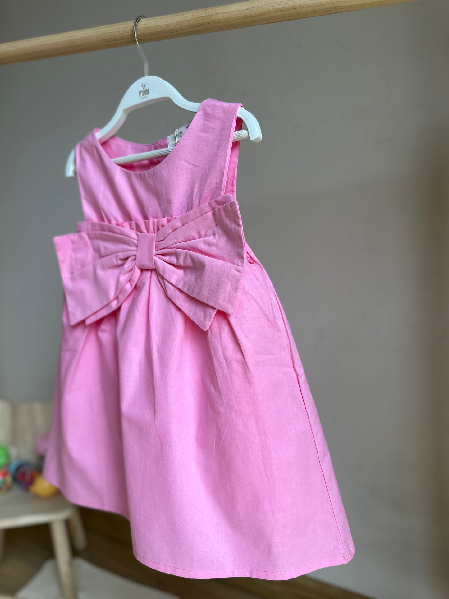 Pembe Fiyonklu Kolsuz Kız Çocuk Elbise