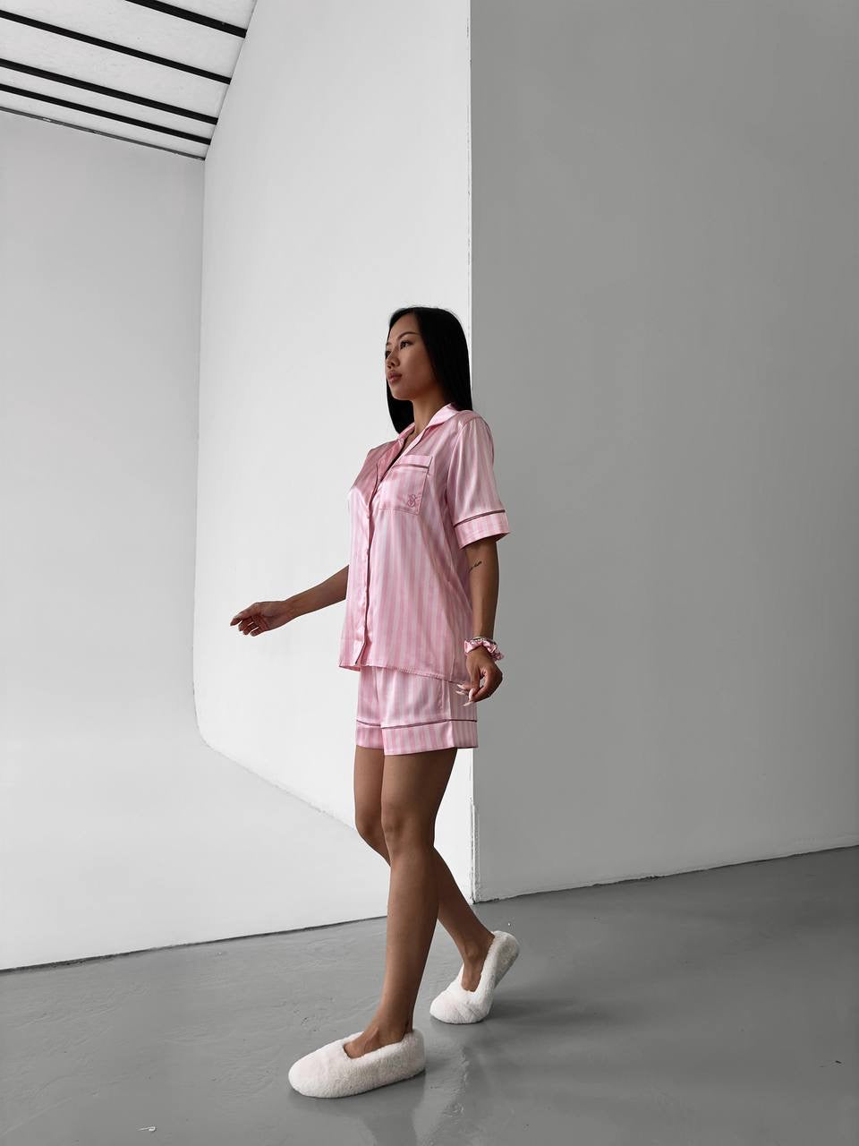 Pembe Toz Pembe Çizgili Saten Şortlu Kadın Pijama Takımı