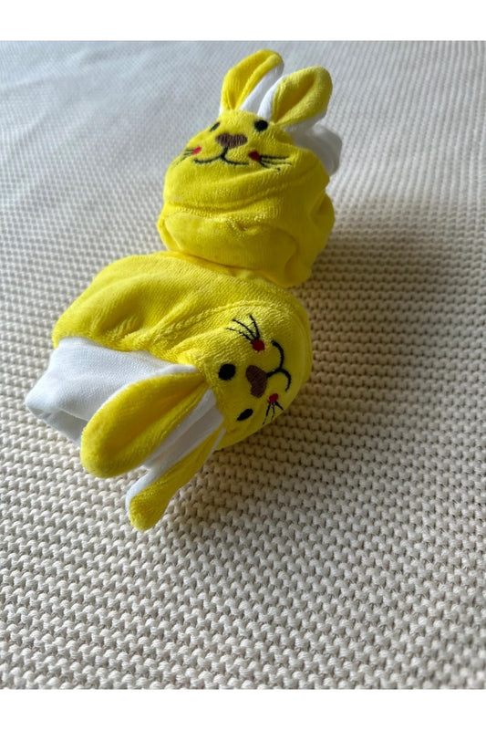 Sarı Tavşanlı Kaymaz Tabanlı Kadife Bebek Patiği