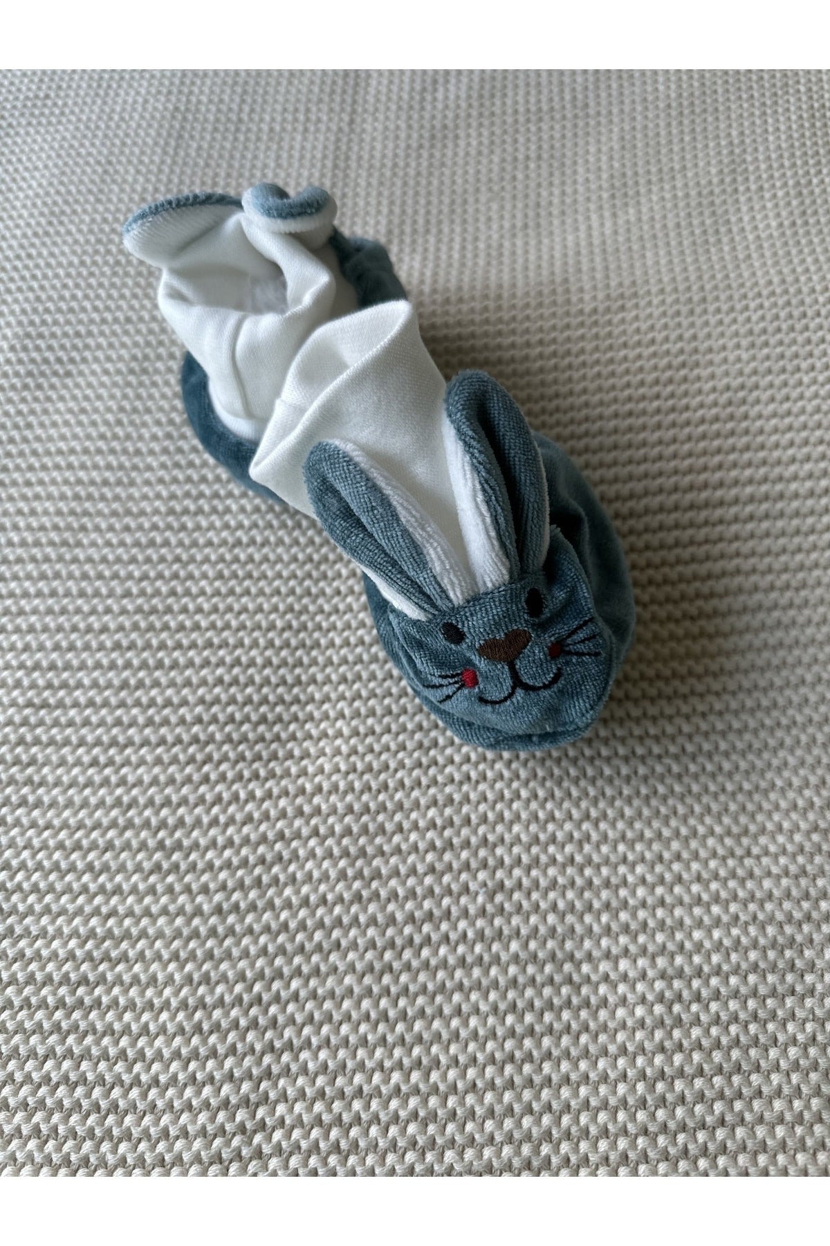 Tavşanlı Kaymaz Tabanlı Kadife Bebek Patiği