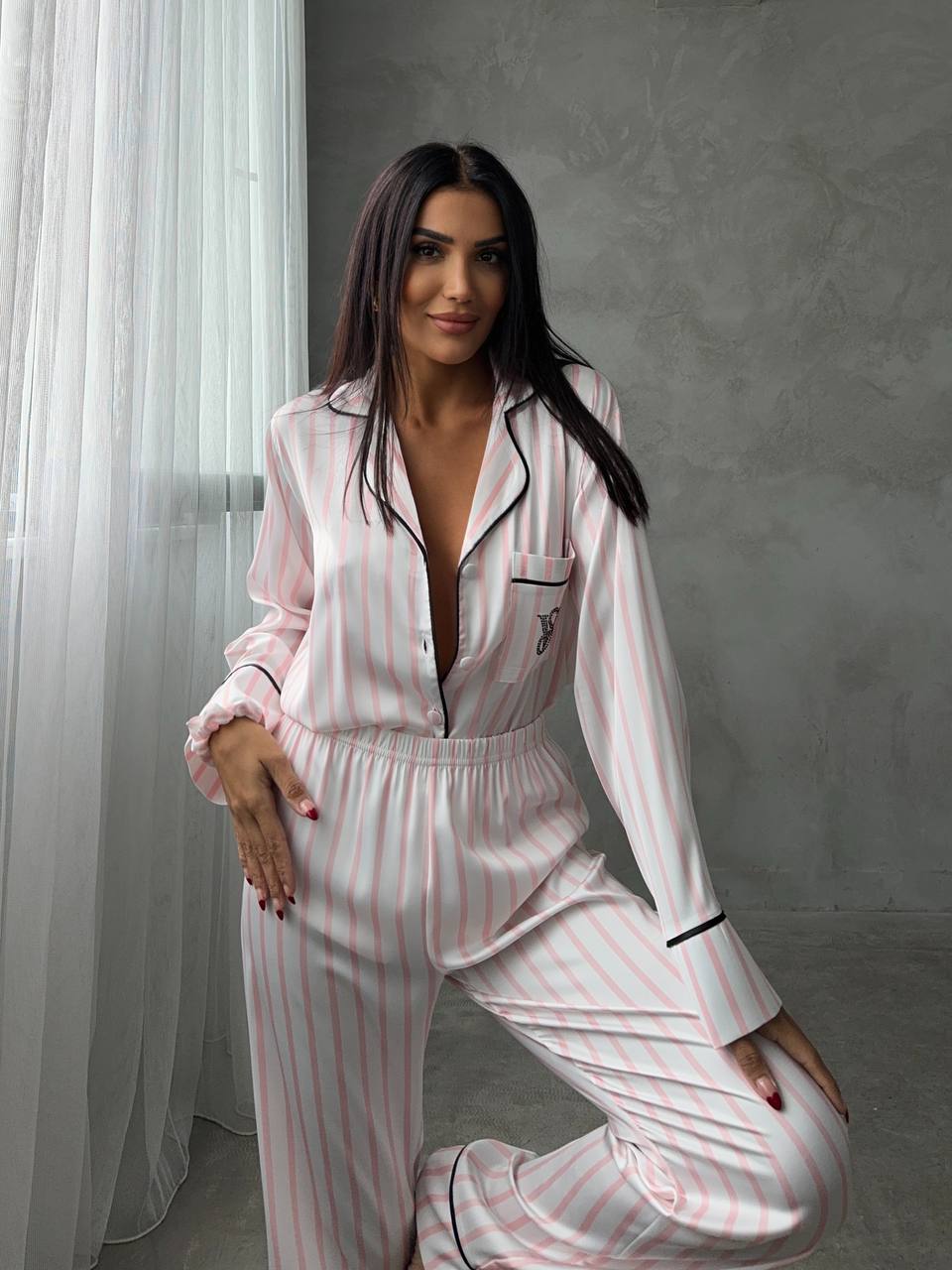 Kadın Pembe Çizgili Vs Saten Pijama Takımı