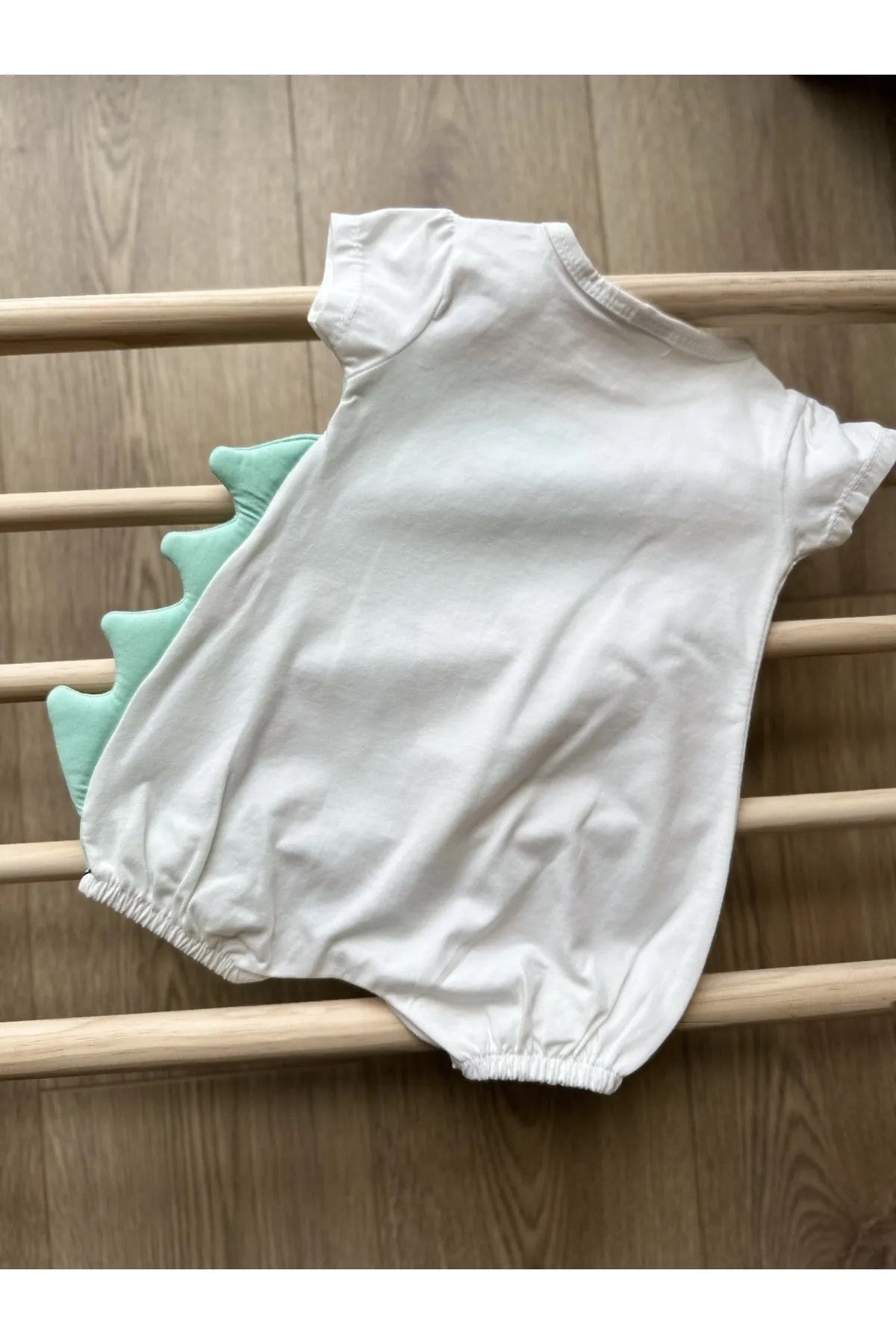 Yeşil Dinazor Baskılı Çıtçıtlı Bebek Body