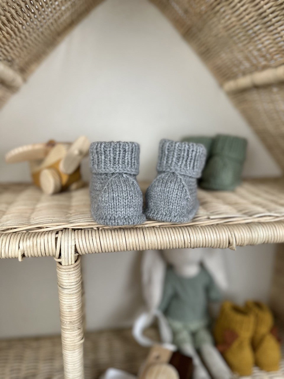 Gri Handmade Katlama Detaylı Örgü Patik