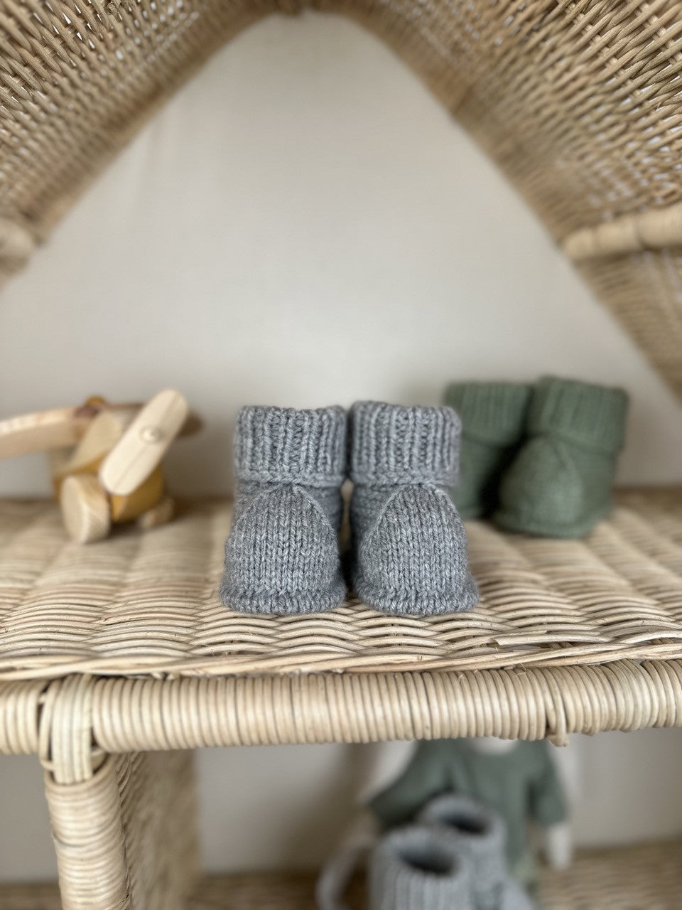 Gri Handmade Katlama Detaylı Örgü Patik