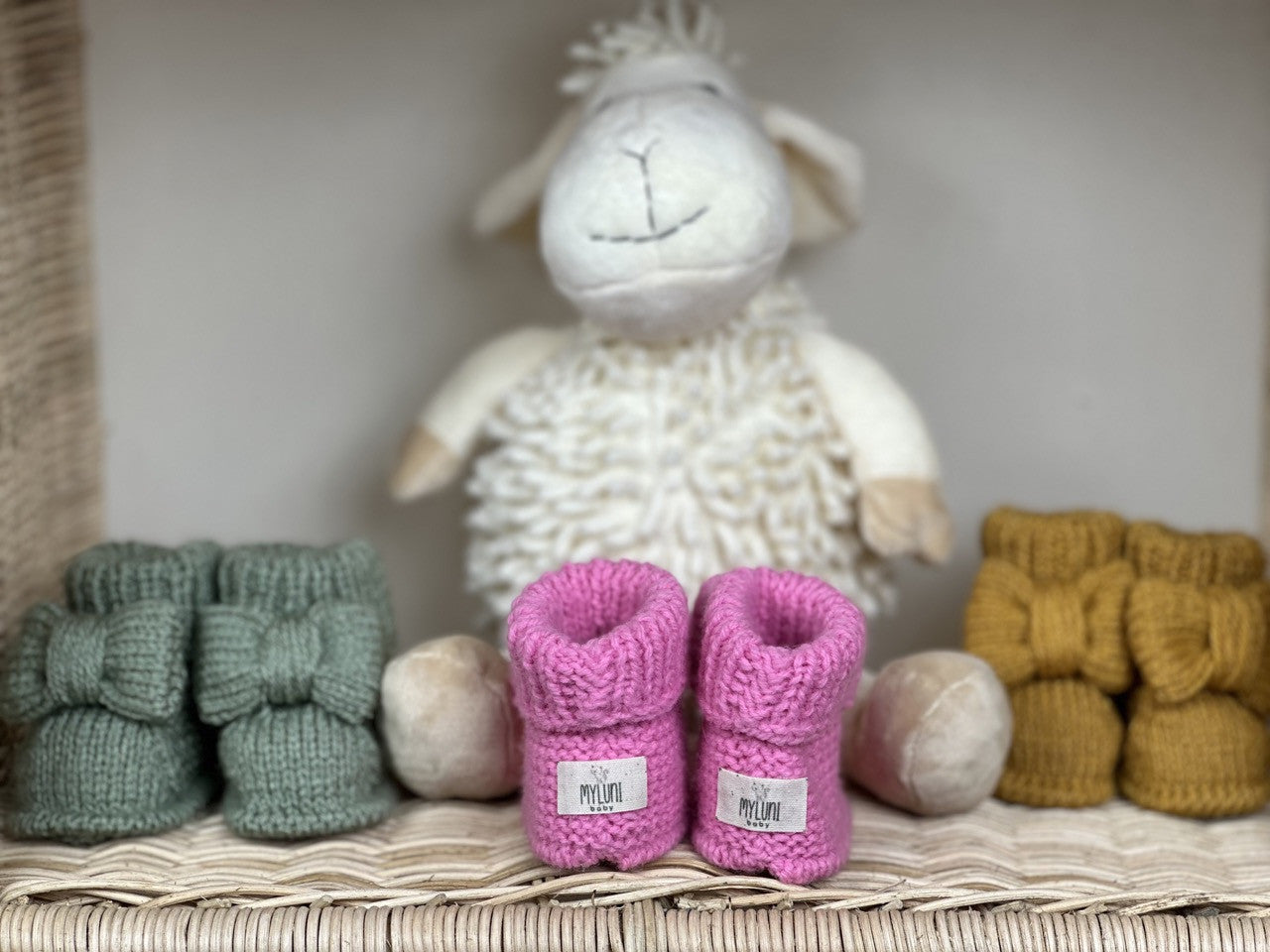 Pembe Handmade Örgü Fiyonk Detaylı Kız Bebek Patik