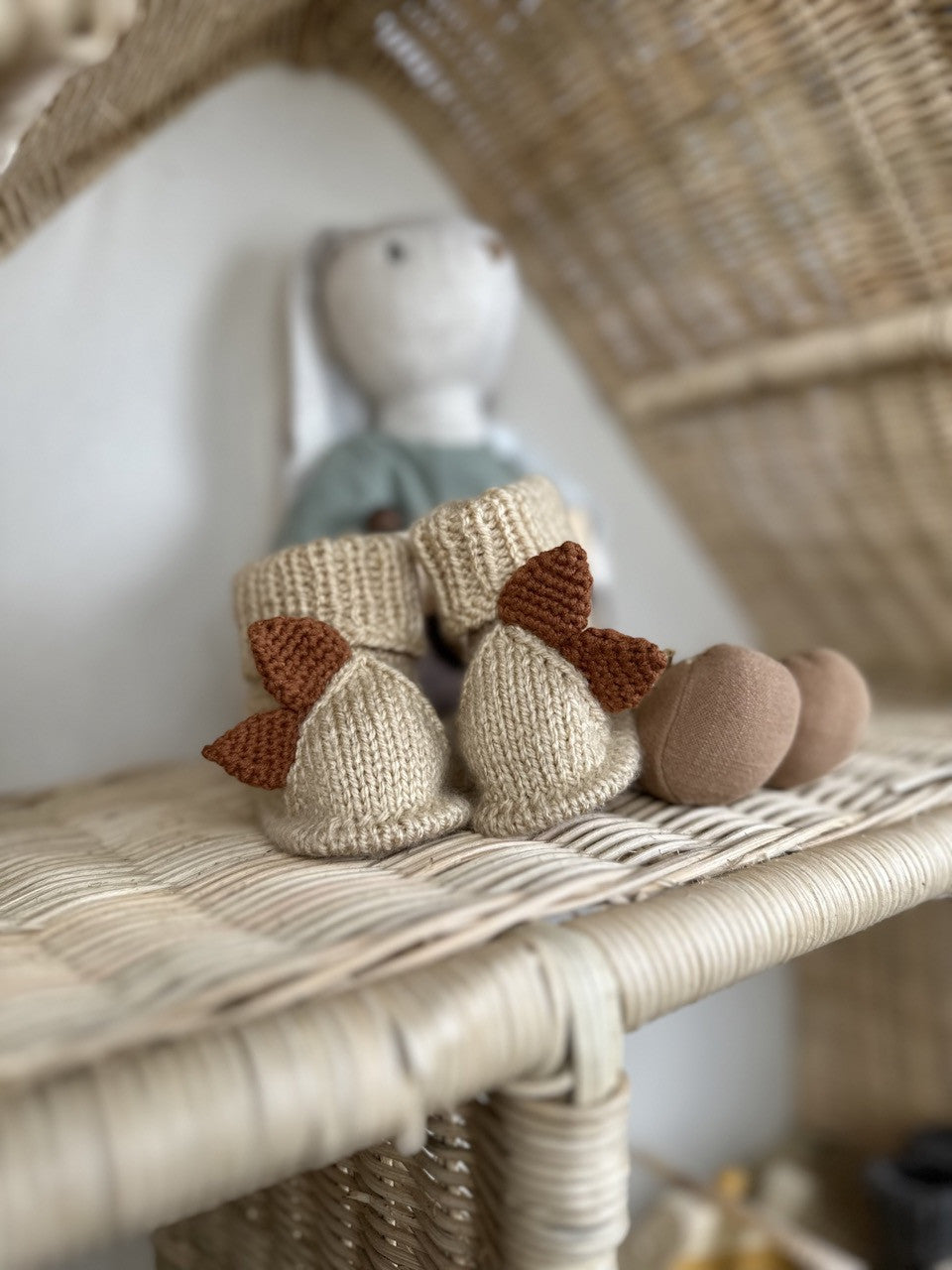 Bej Handmade Dinozor Figürlü Bebek Patik