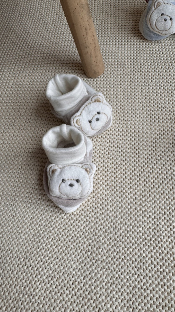 Bej Peluş 3D Ayıcıklı Kadife Bebek Patiği