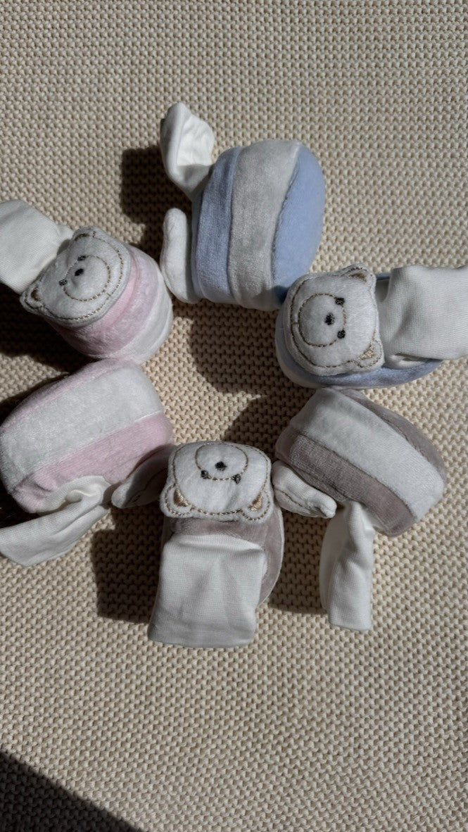 Bej Peluş 3D Ayıcıklı Kadife Bebek Patiği