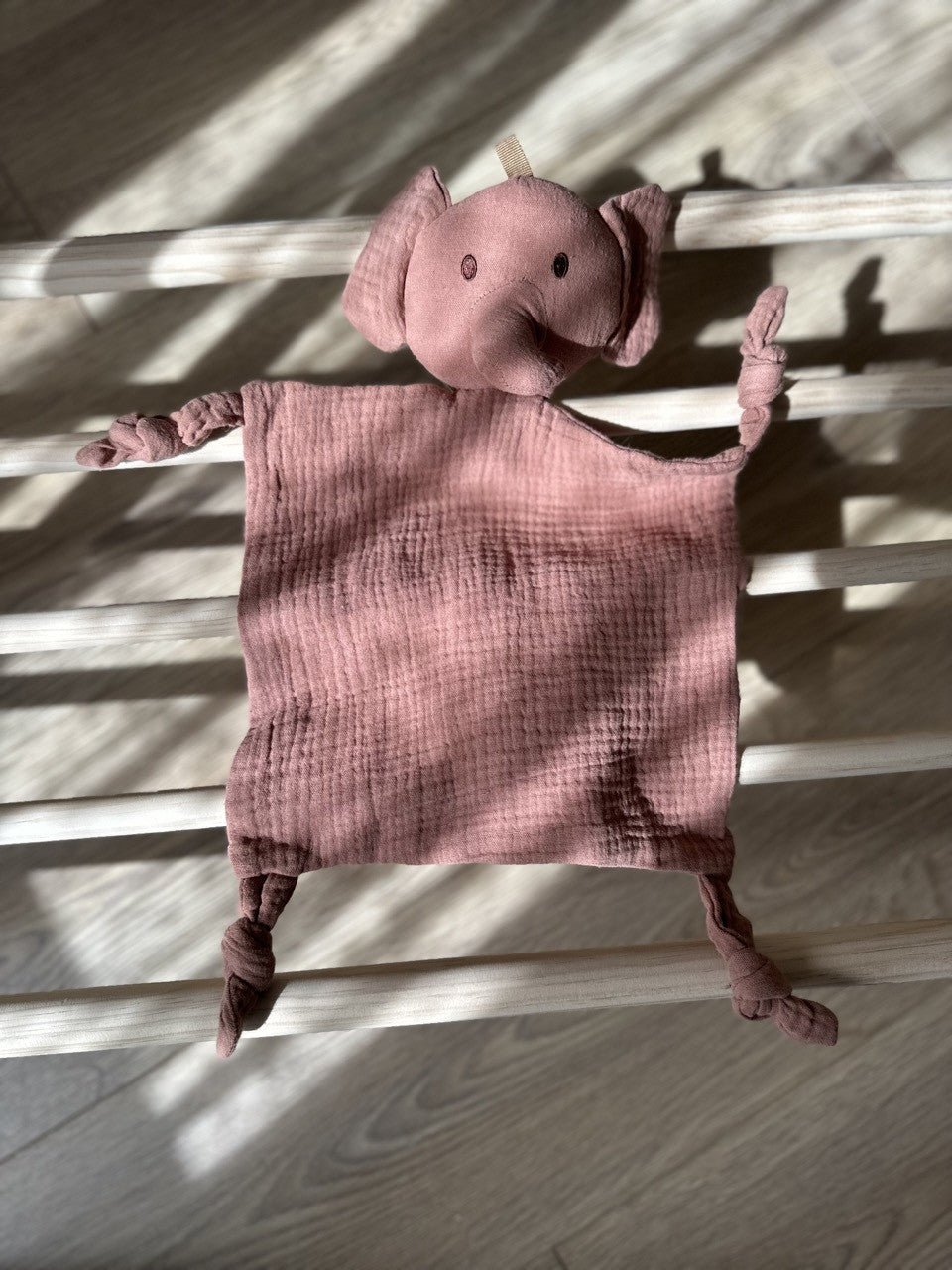 Çıngıraklı Fil Figürlü Muslin Bebek Uyku Arkadaşı