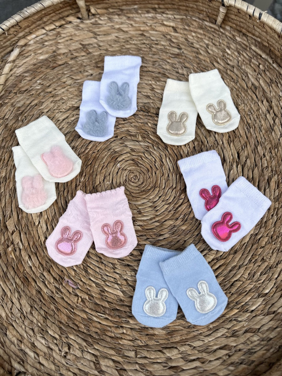 Krem Tüylü Tavşan Objeli Eğlenceli Bebek Çorabı