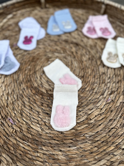 Krem Tüylü Tavşan Objeli Eğlenceli Bebek Çorabı