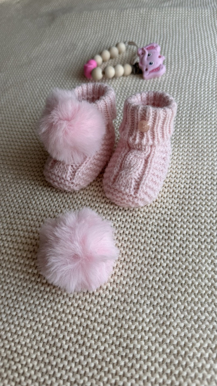Pembe Tüylü Ponponlu Saç Örgü Patik