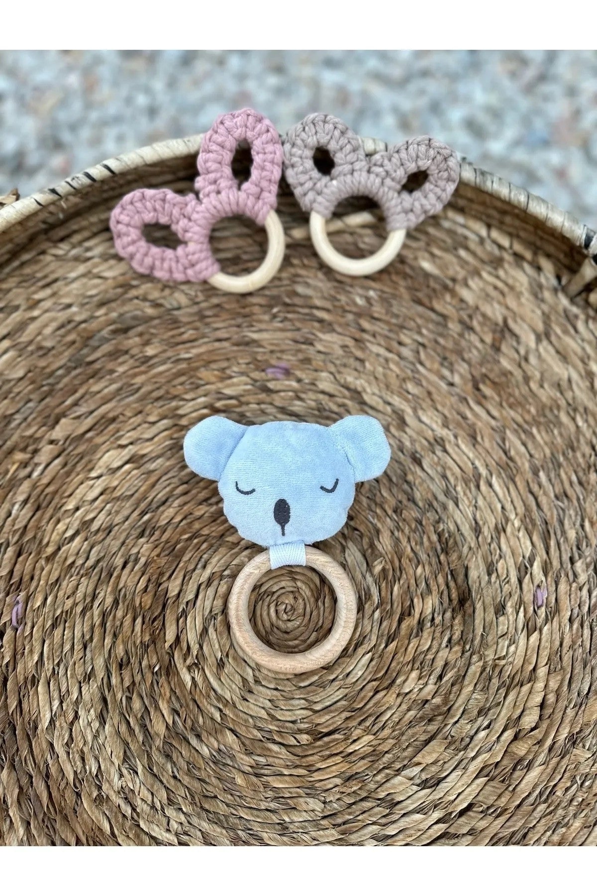 Mavi Çıngıraklı Peluş Oyuncaklı Ahşap Halka Diş Kaşıyıcı