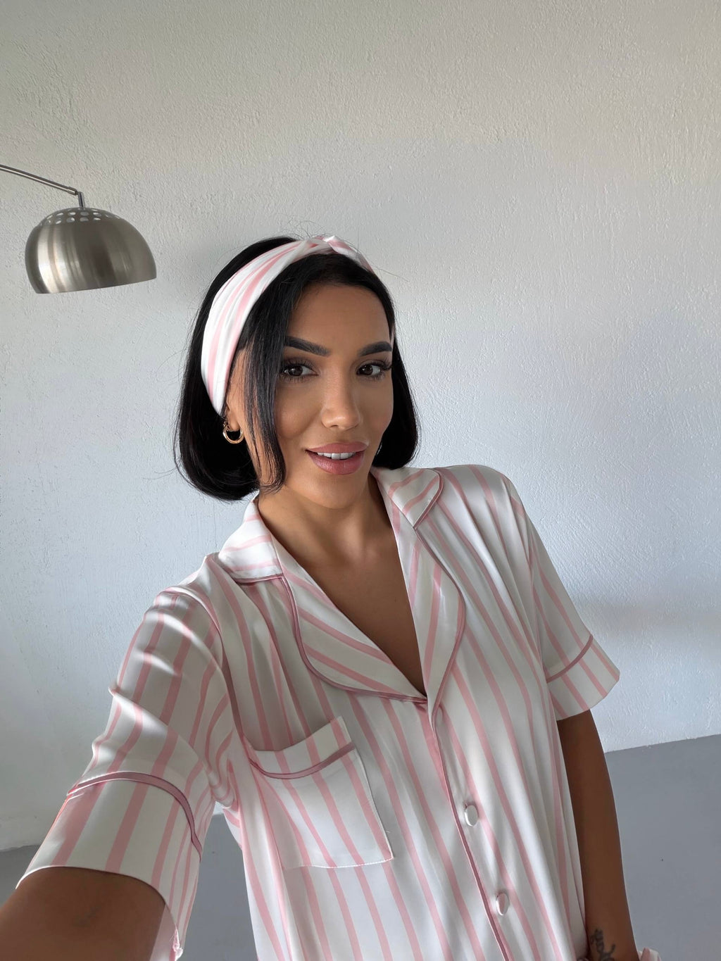 Çizgi Detaylı Saten Şortlu Kadın Pijama Takımı