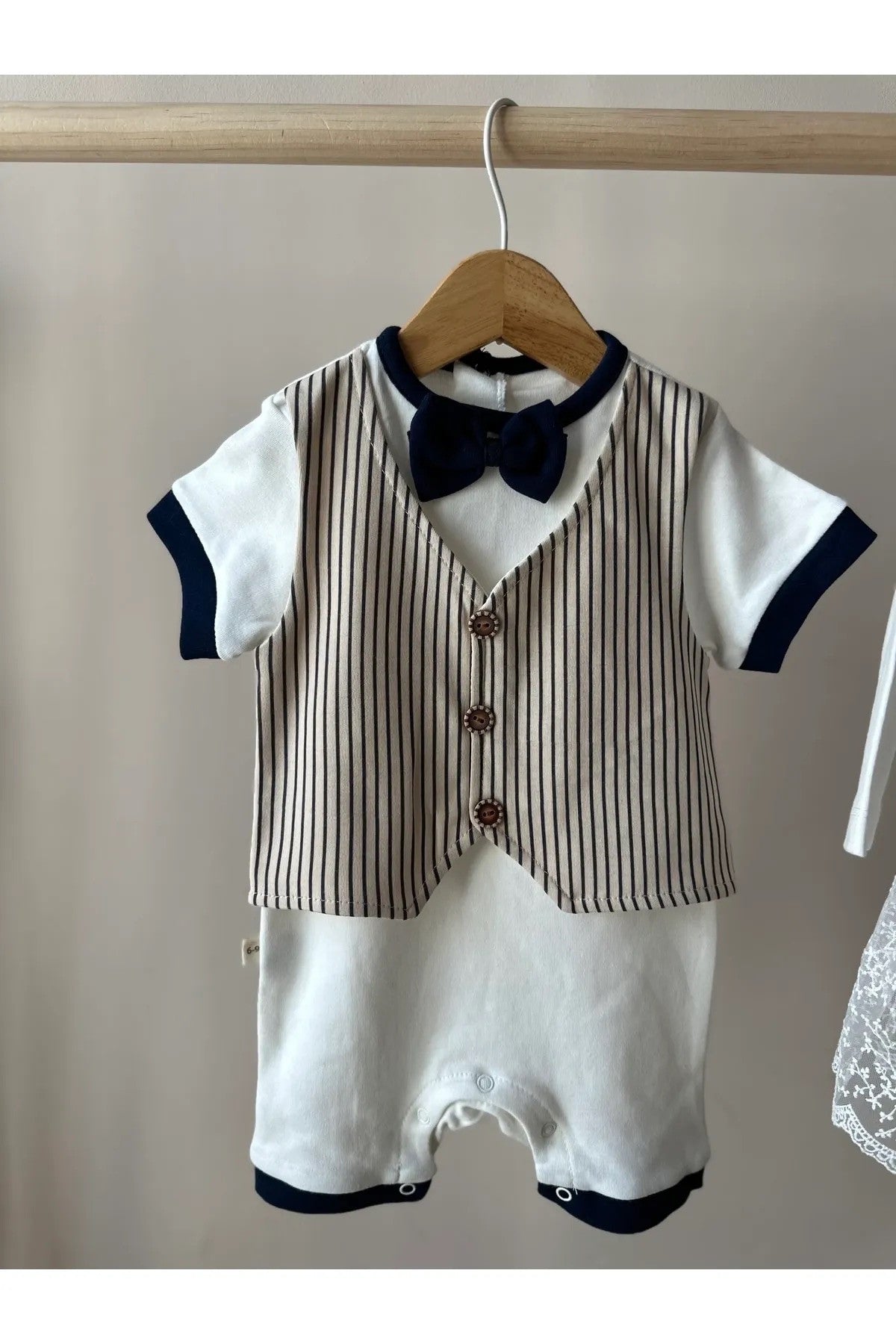 Papyon Ve Yelek Detaylı Erkek Bebek Çıtçıtlı Tulum