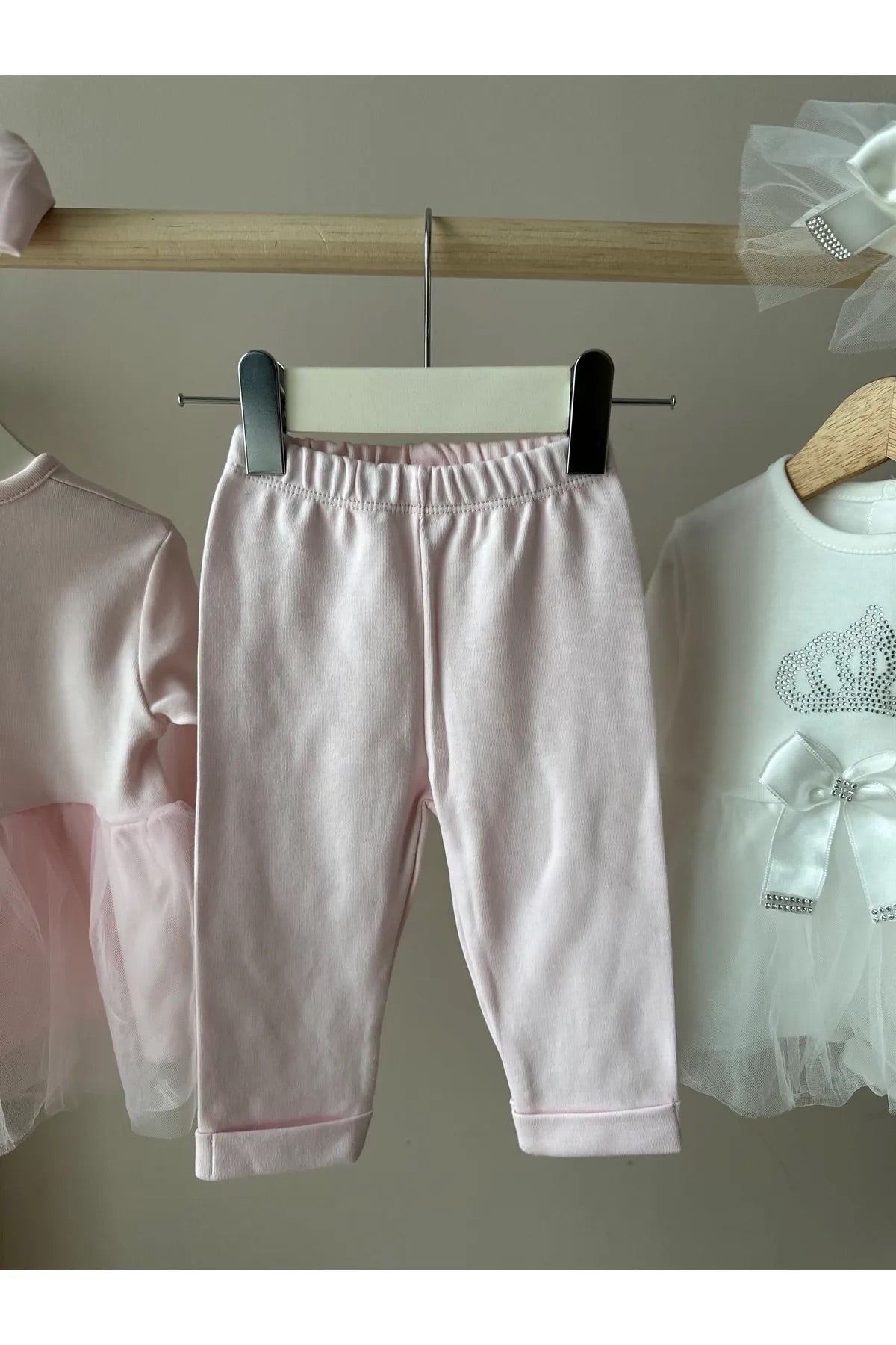 Pembe Tütülü Saç Bantlı 3lü Kız Bebek Takım
