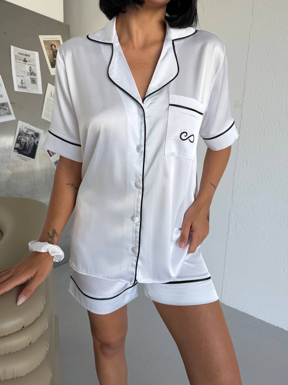 Beyaz Saten Nakışlı Kadın Pijama Takımı