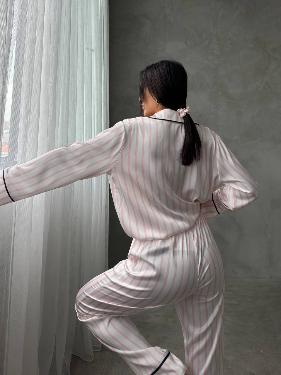 Kadın Pembe Çizgili Vs Saten Pijama Takımı