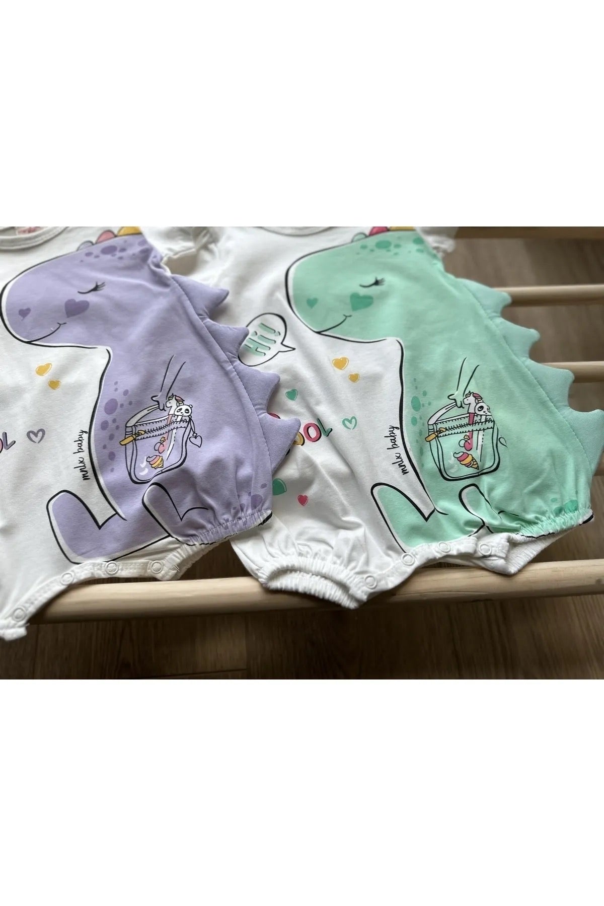 Lila Dinazor Baskılı Çıtçıtlı Bebek Body