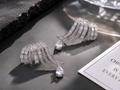 Angel Wing Rodyum Kaplama Taşlı Küpe ✨