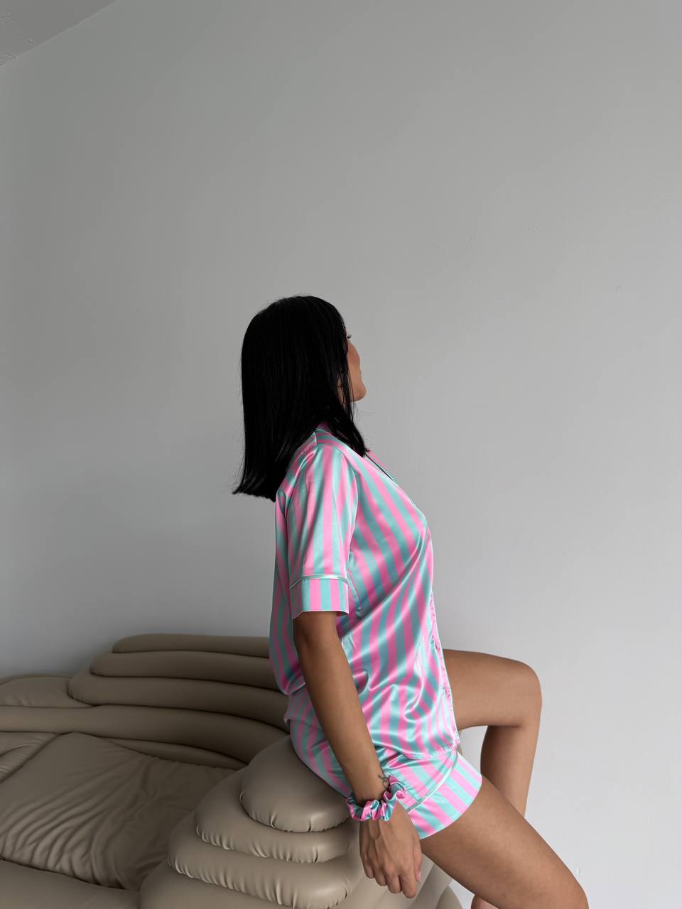 Pembe Yeşil Çizgili Saten Kısa Kadın Pijama Takımı