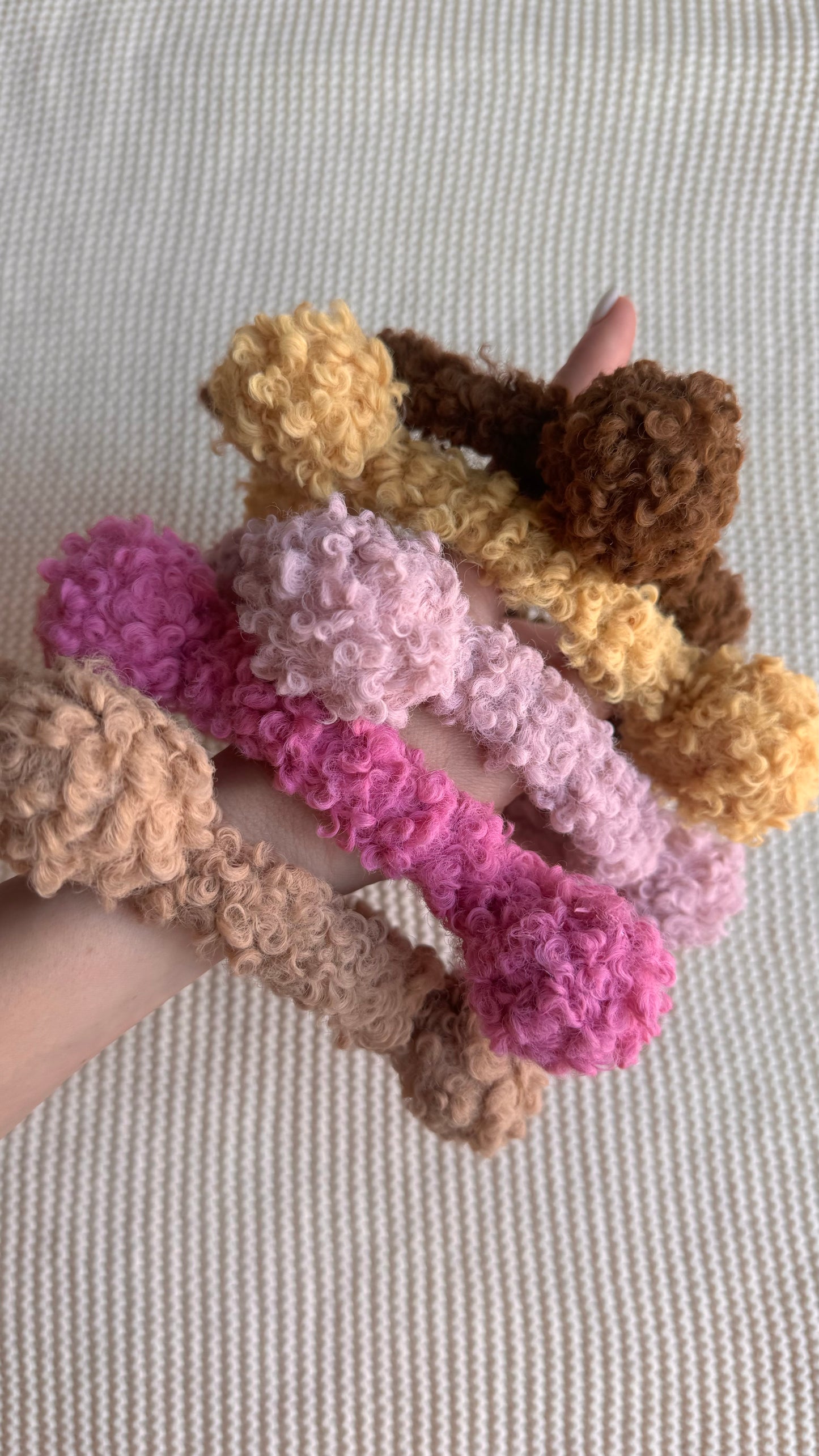 Bej Kulaklı Peluş Kız Çocuk Taç
