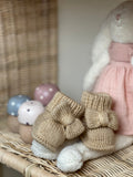 Bej Handmade Örgü Fiyonk Detaylı Kız Bebek Patik