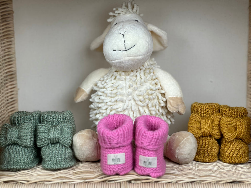 Yeşil Handmade Örgü Fiyonk Detaylı Kız Bebek Patik