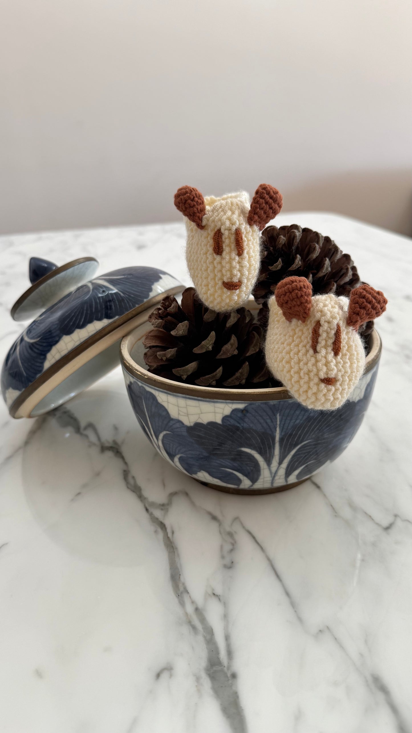 Krem Handmade Kulak Figürlü Bebek Patiği