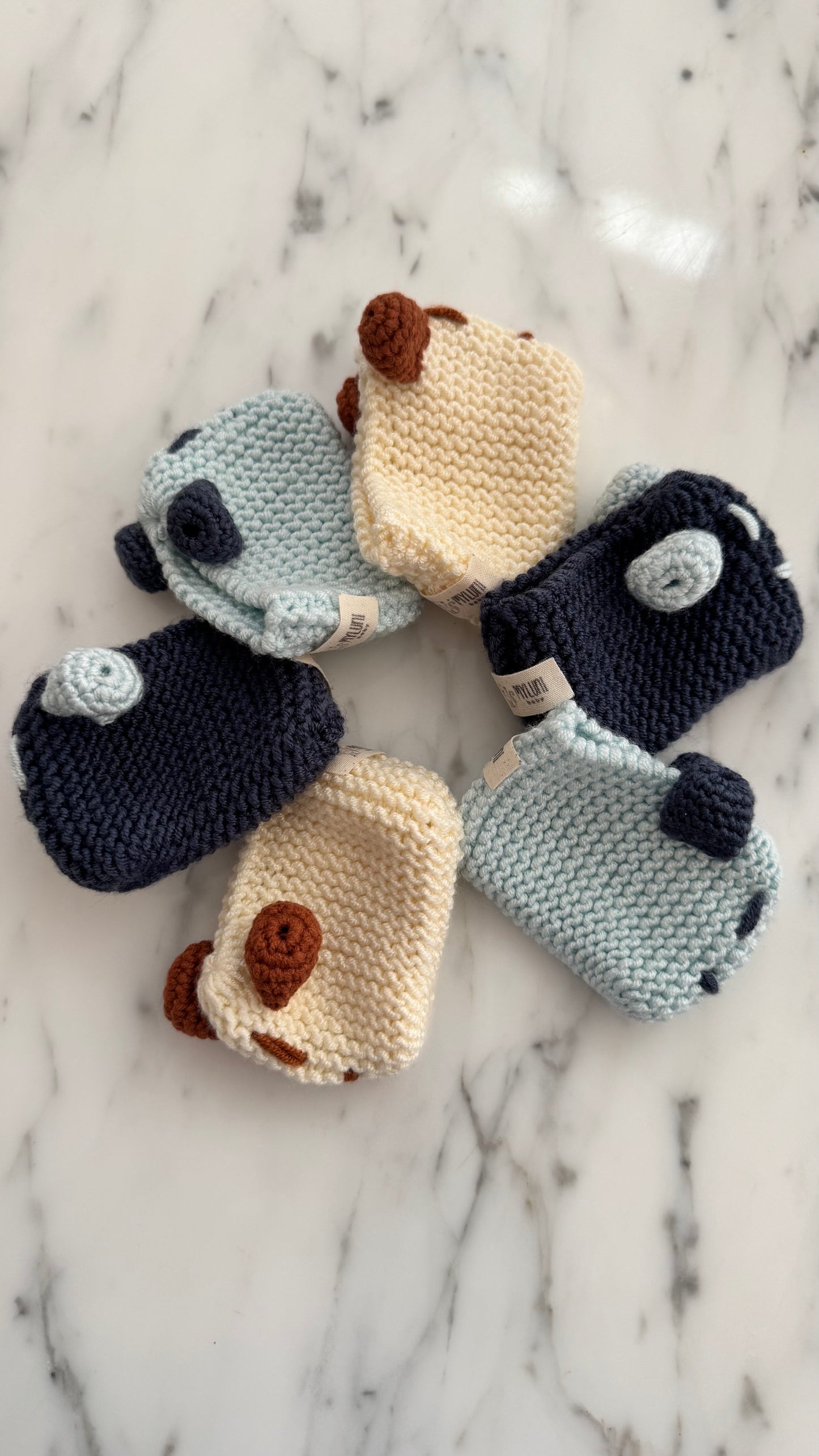 Krem Handmade Kulak Figürlü Bebek Patiği