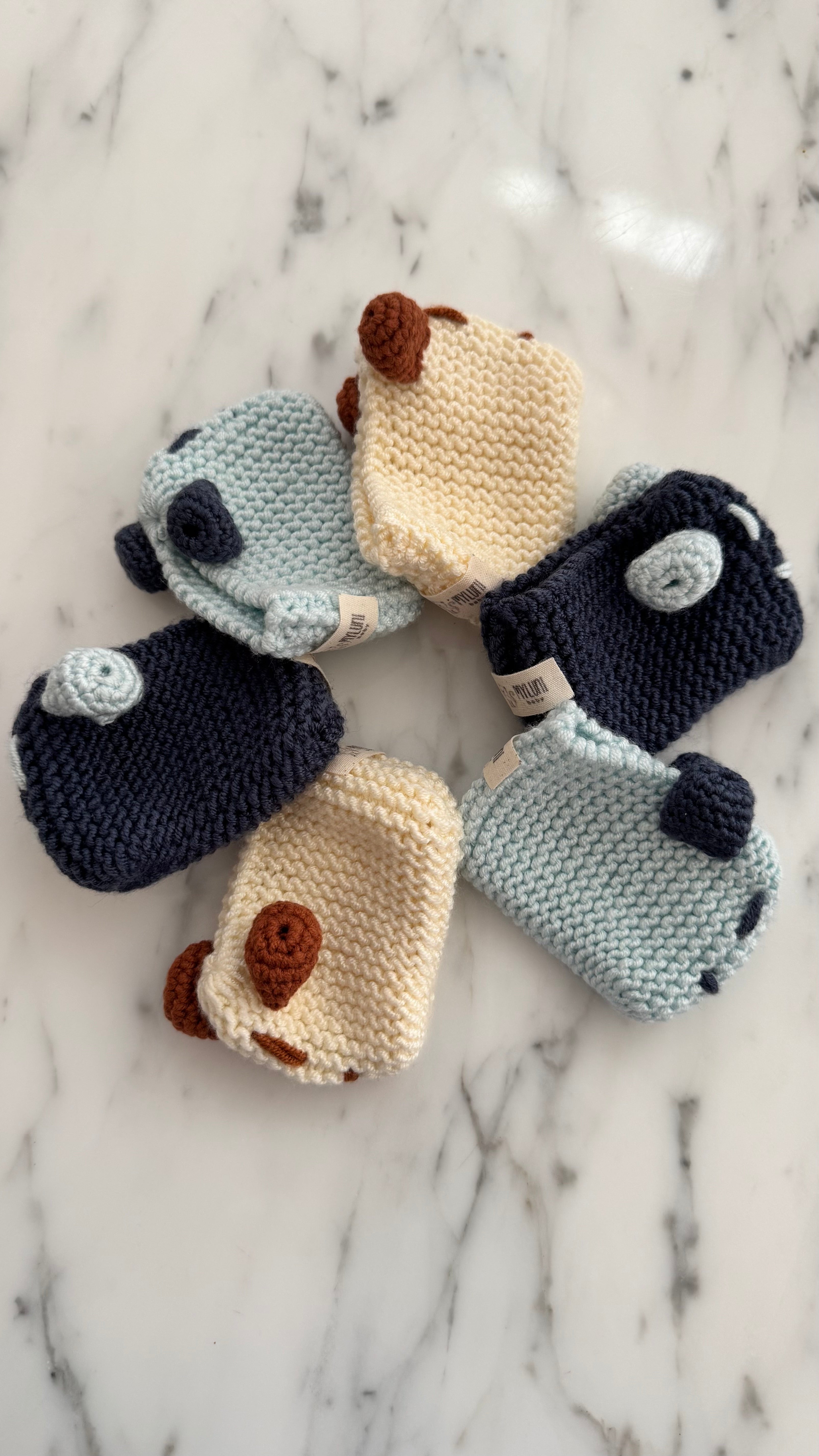 Krem Handmade Kulak Figürlü Bebek Patiği