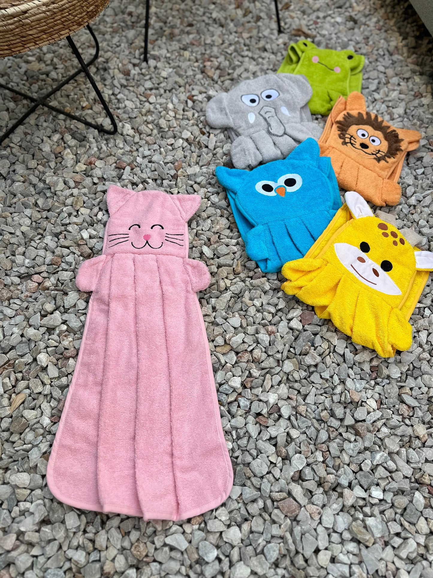 Pembe Hayvan Figürlü Eğlenceli Çocuk Havlusu