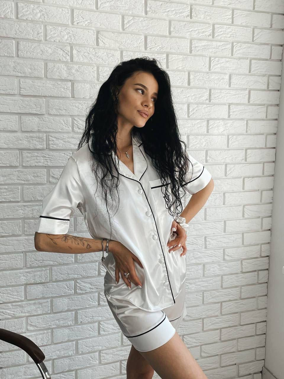 Beyaz Saten Gömlek Şortlu VS Kadın Pijama Takımı