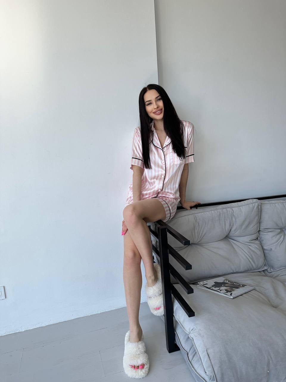Pembe Çizgili Saten Gömlek Şortlu VS Kadın Pijama Takımı