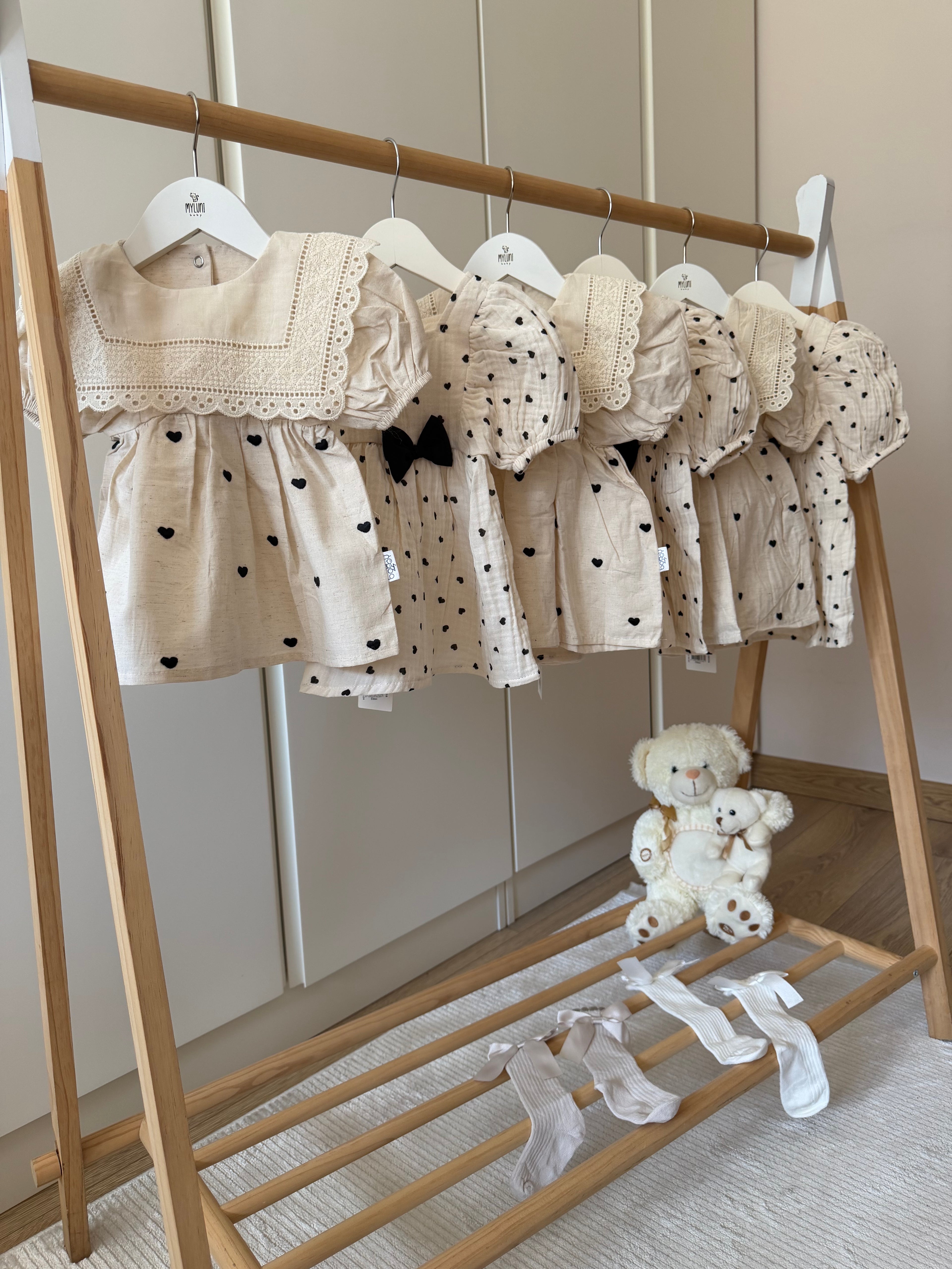 Rosalie Kalp Nakışlı Kız Bebek Elbise