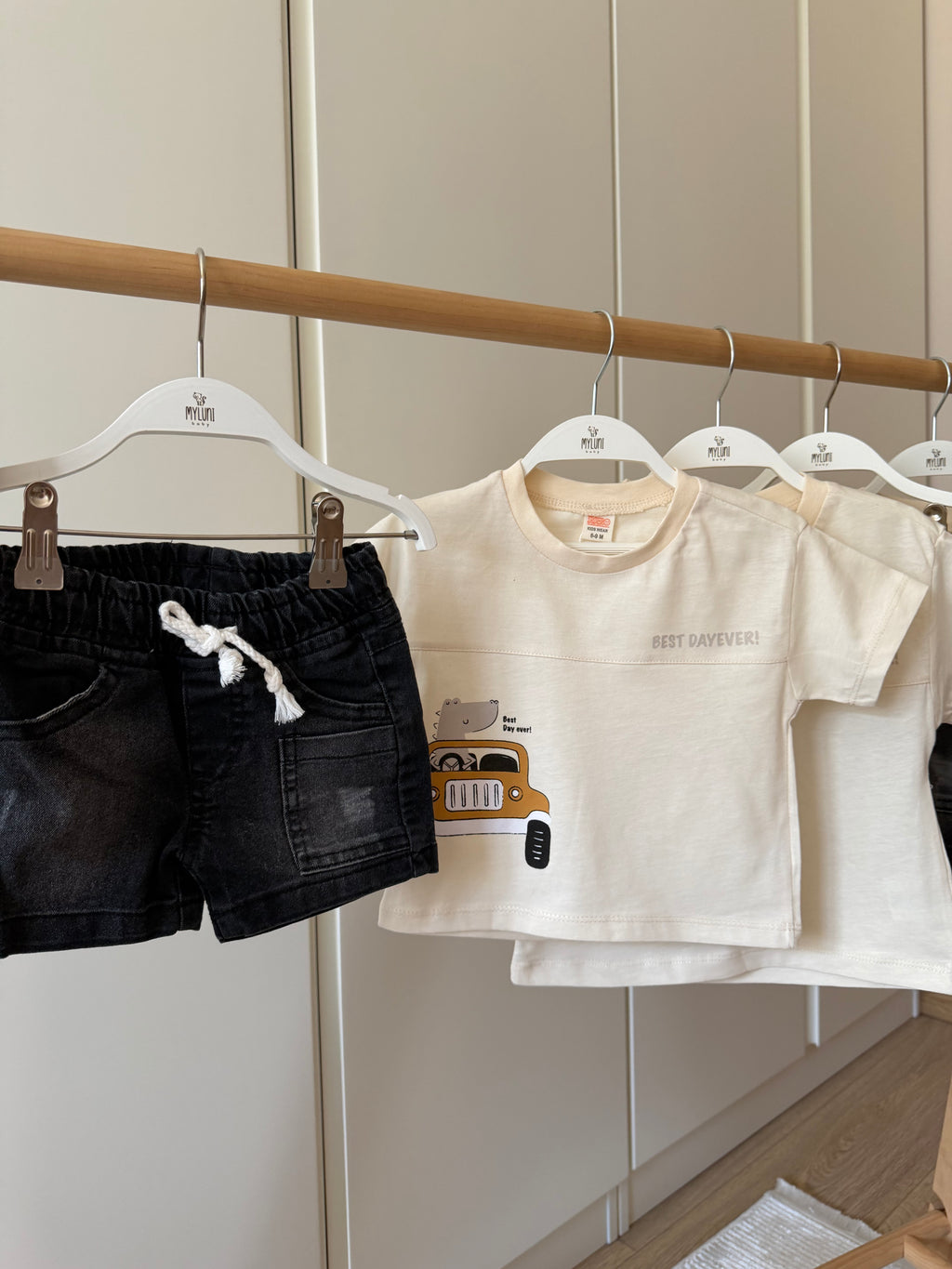 Araba Baskılı Denim Şortlu Erkek Bebek Takım
