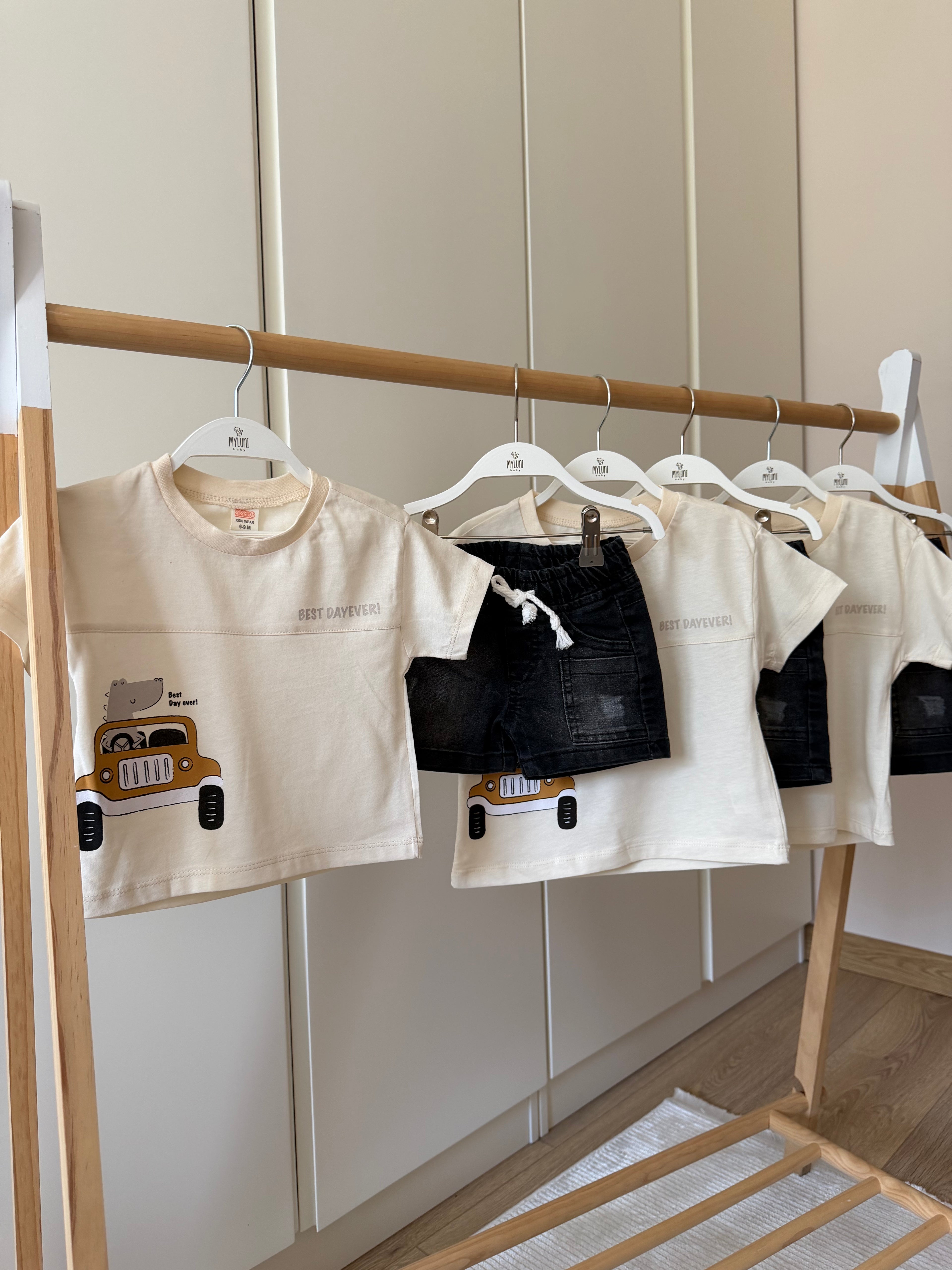 Araba Baskılı Denim Şortlu Erkek Bebek Takım