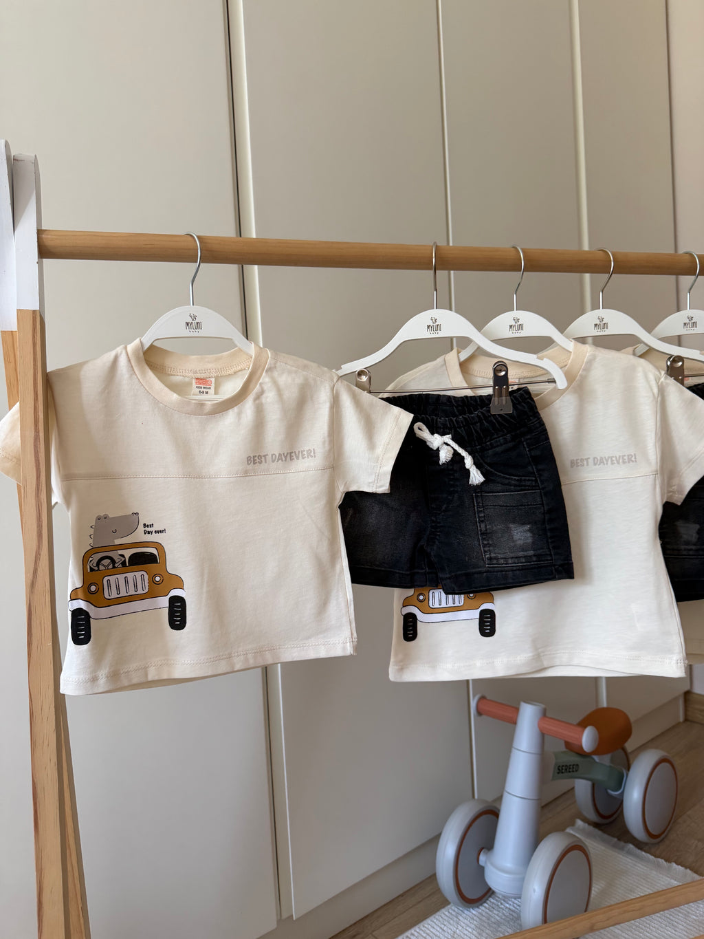 Araba Baskılı Denim Şortlu Erkek Bebek Takım