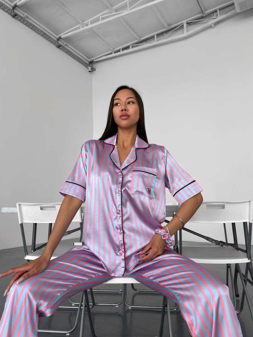 Pembe Çizgili Saten Kısa Kollu Gömlek VS Kadın Pijama Takımı