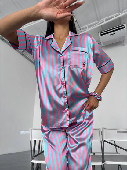 Pembe Çizgili Saten Kısa Kollu Gömlek VS Kadın Pijama Takımı