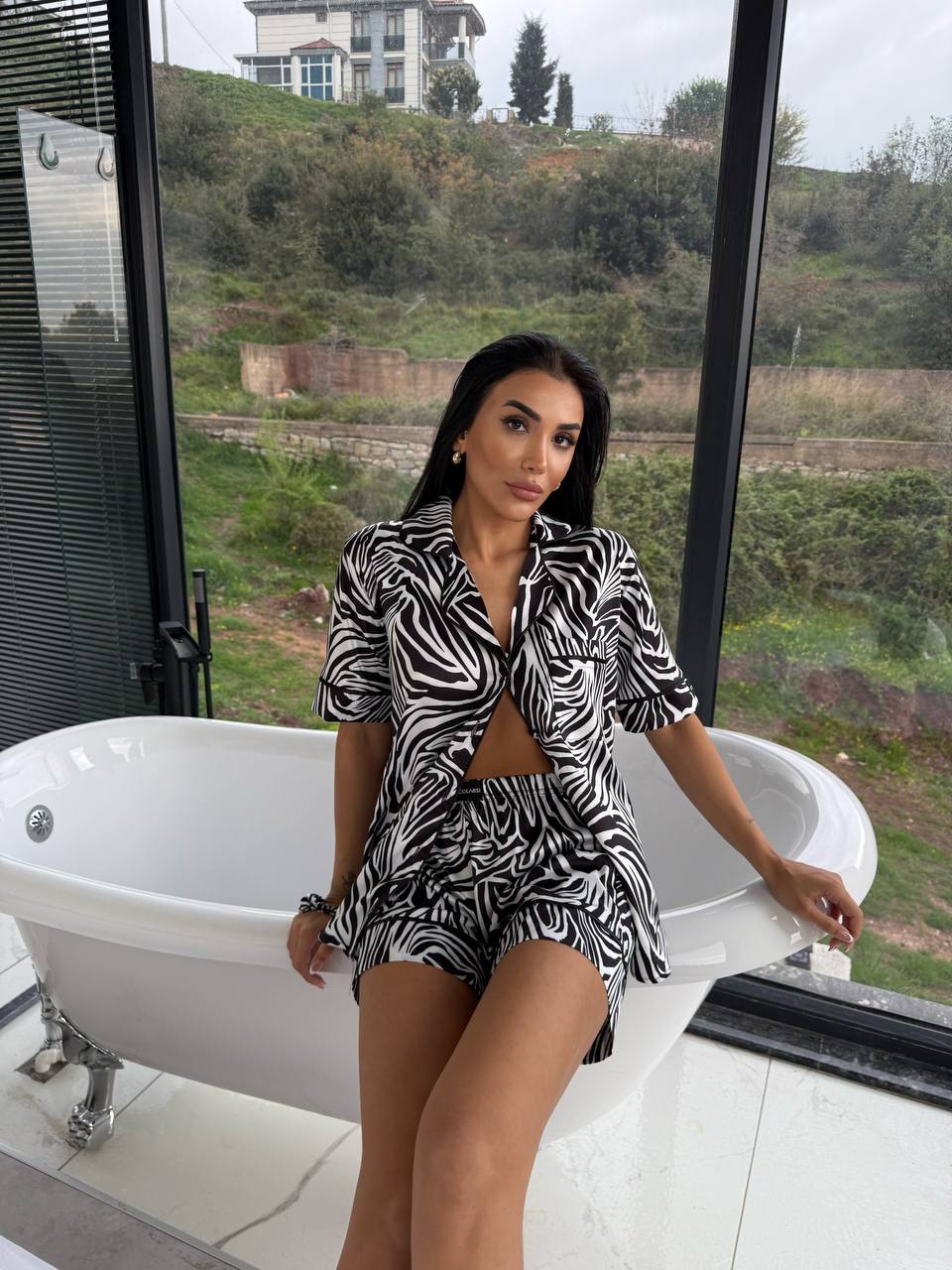 Siyah Beyaz Zebra Desenli Saten Kısa Kadın Pijama Takımı